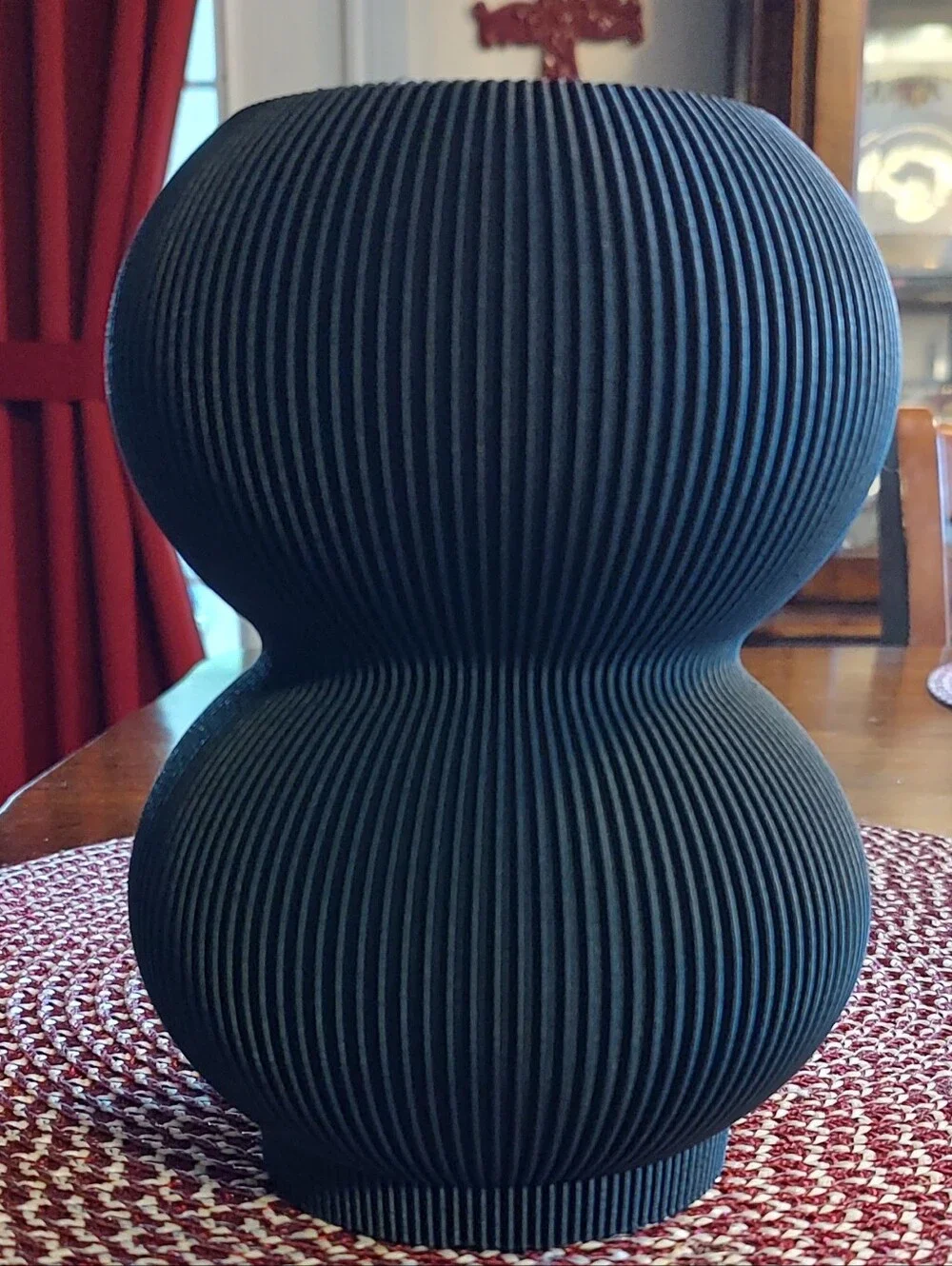 Modern Ribbed Double-Gourd Black Vase